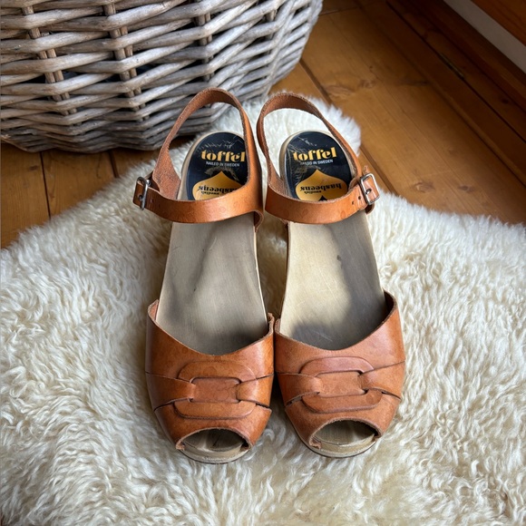 Swedish Hasbeens Leather Peep Toe Clogs - Picture 2 of 12